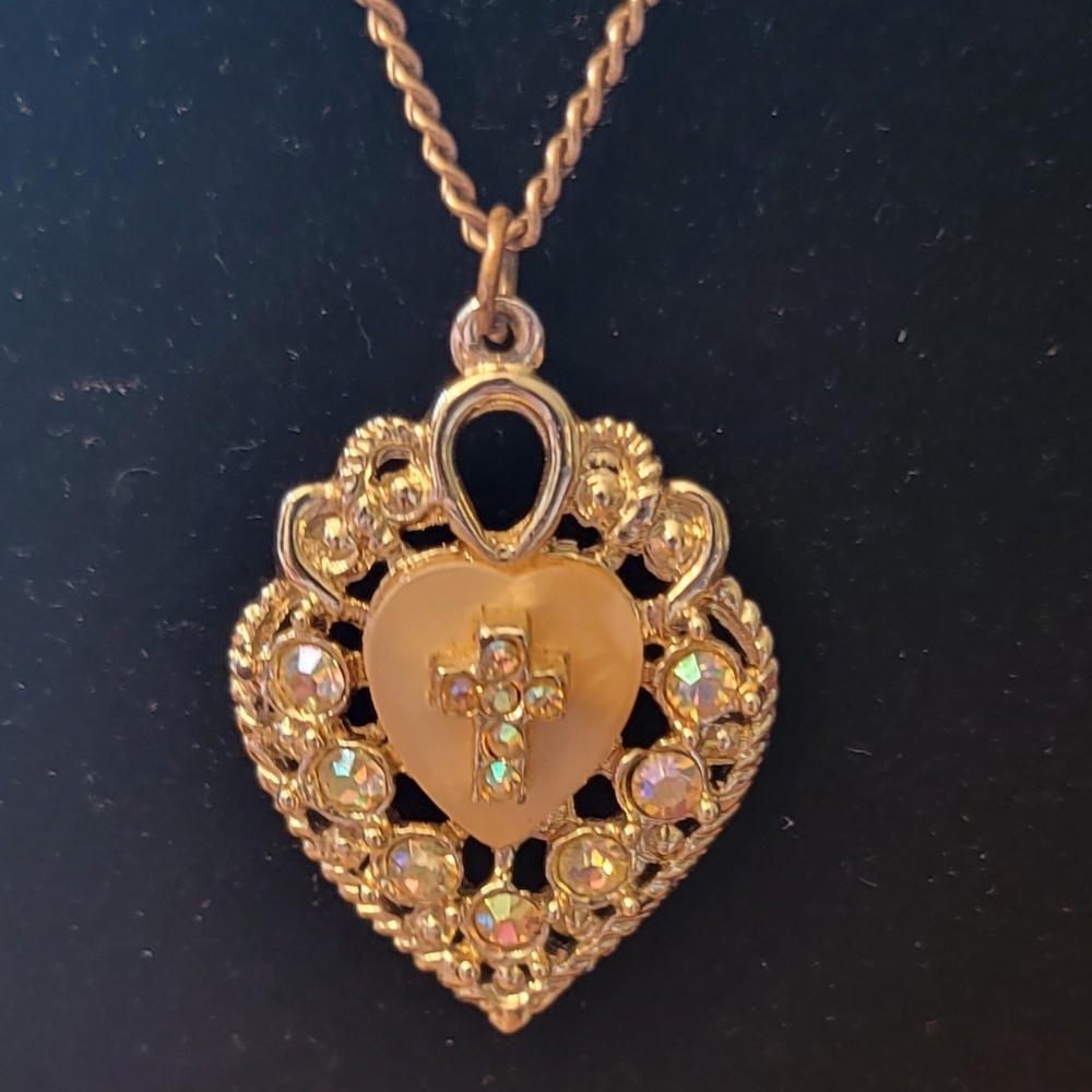 Womens Vintage 1990's Heart Shape Cross Necklace